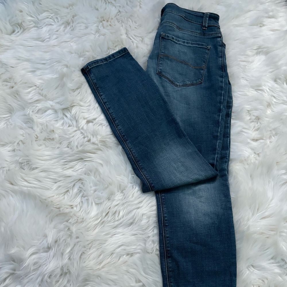 Blue Jeans 👖 - Picture 3 of 3